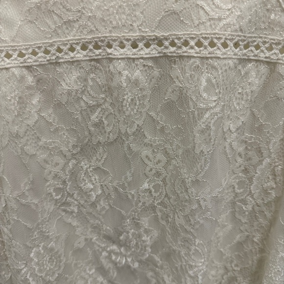 New York and Company White Lace Cap Sleeve Blouse - Picture 4 of 11